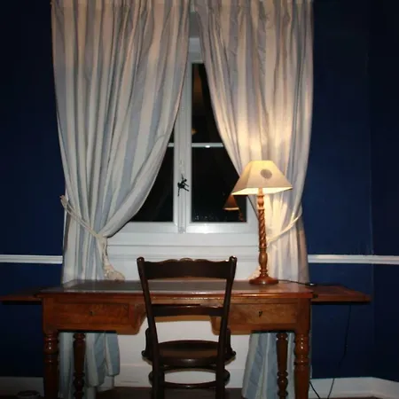 Pensión La Maison Bleue *